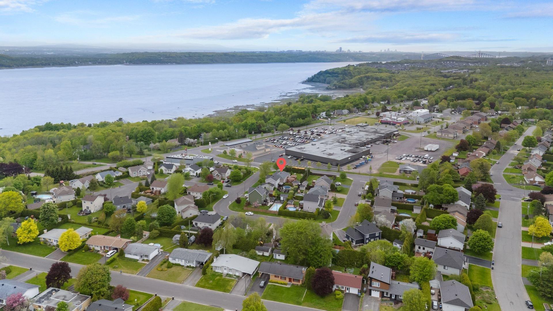 









780


Rue Marie-Louise-Lemelin

,
Lévis (Les Chutes-de-la-Chaudière-Ouest),




QC
G7A0B6

