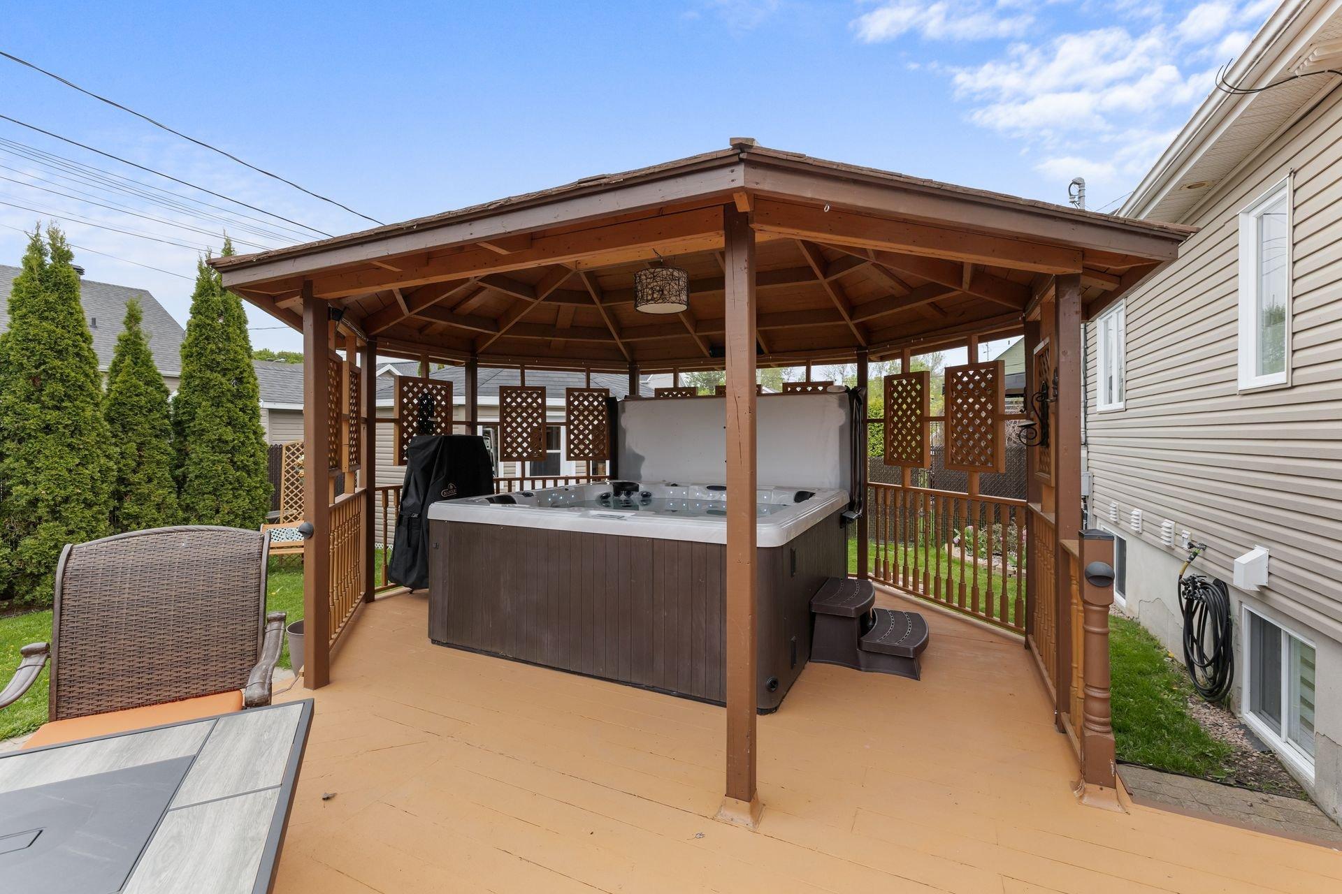 









780


Rue Marie-Louise-Lemelin

,
Lévis (Les Chutes-de-la-Chaudière-Ouest),




QC
G7A0B6

