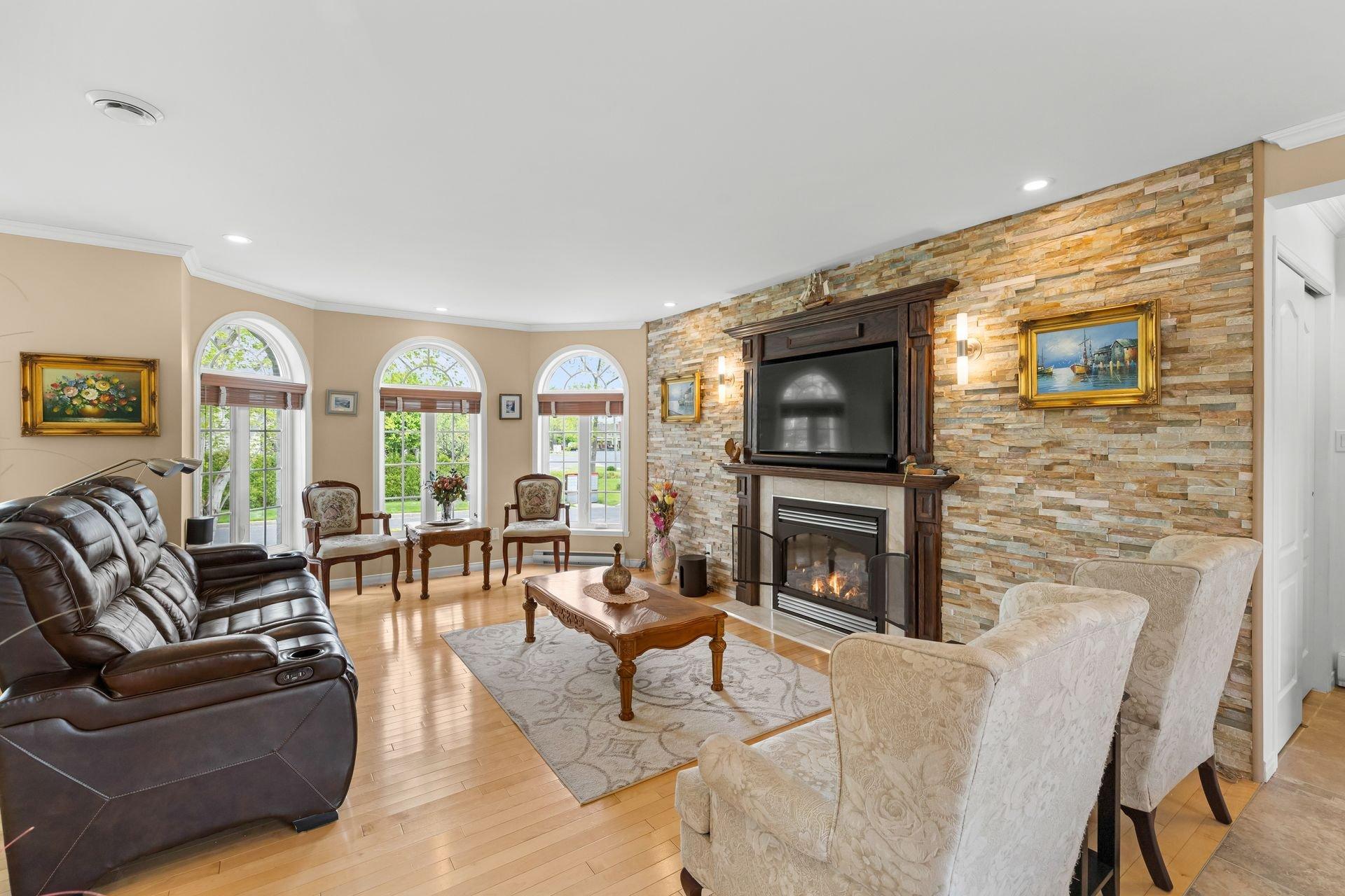 









780


Rue Marie-Louise-Lemelin

,
Lévis (Les Chutes-de-la-Chaudière-Ouest),




QC
G7A0B6


