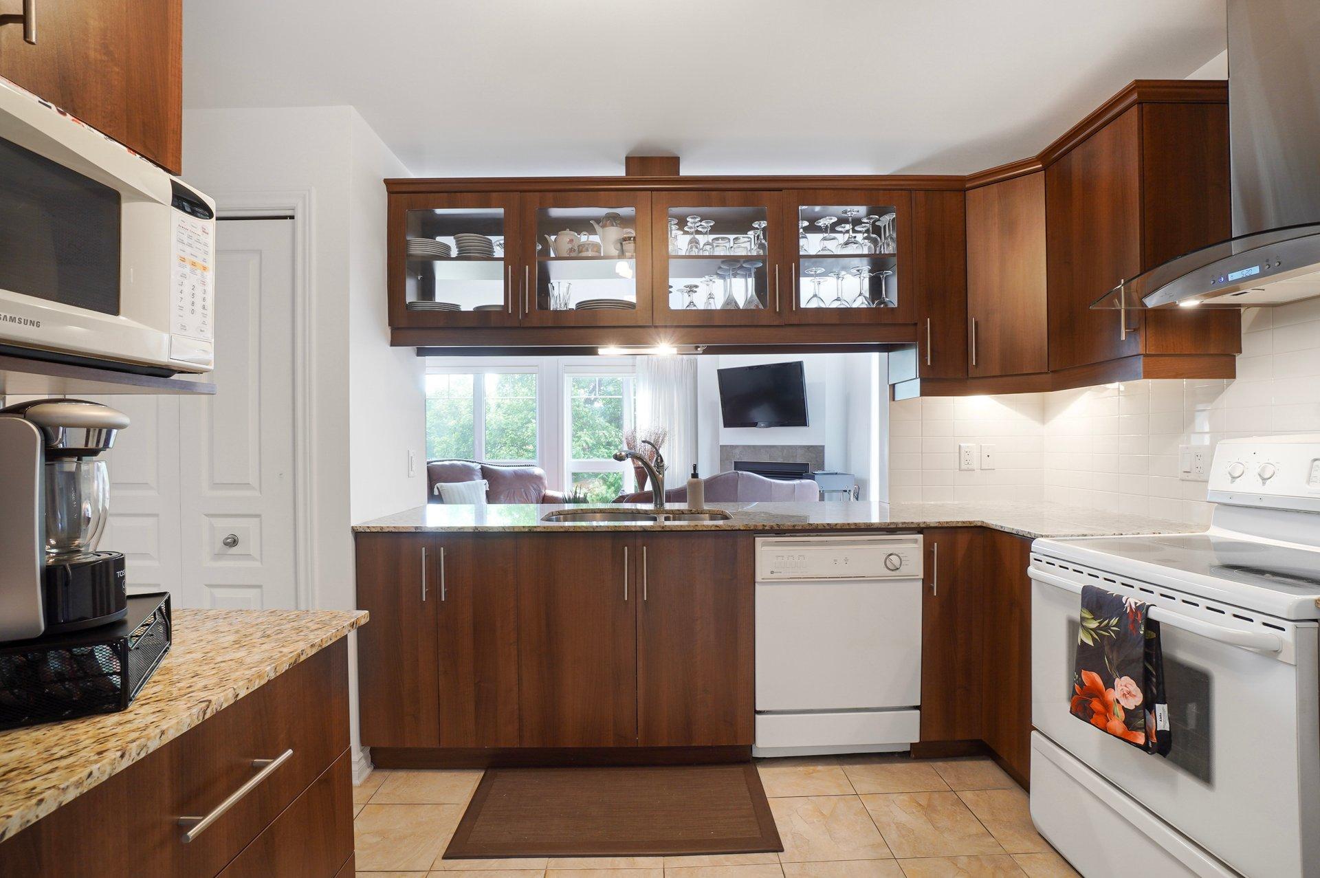 









610


Rue Jacques-Lavigne

, 201,
Sainte-Thérèse,




QC
J7E0A8

