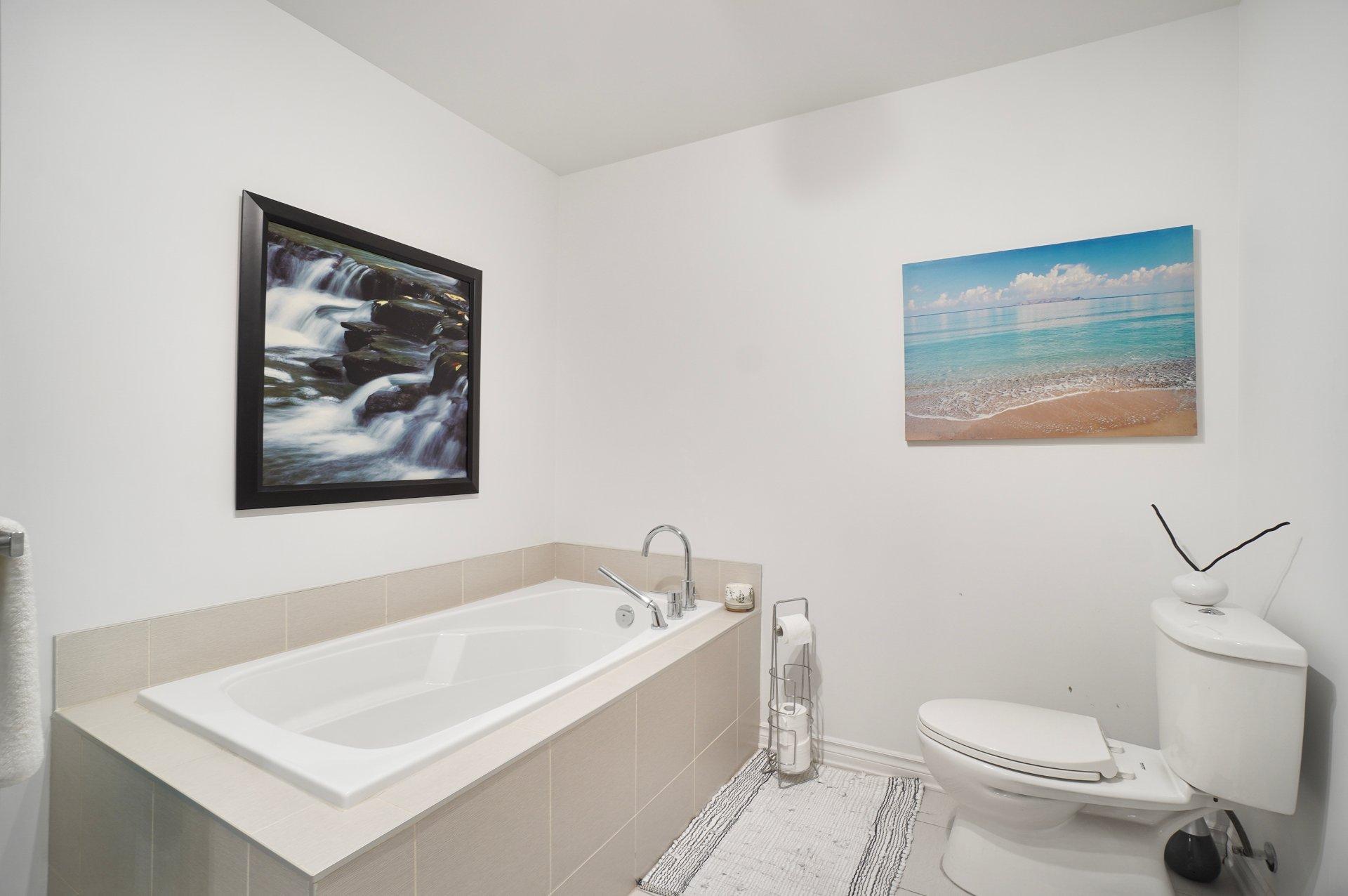 









610


Rue Jacques-Lavigne

, 201,
Sainte-Thérèse,




QC
J7E0A8

