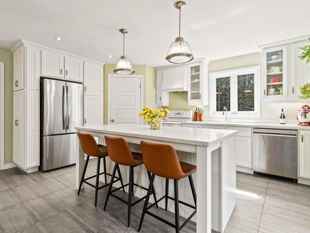 












252 Hillside Drive

,
Boutiliers Point,




NS
B3Z 1W8

