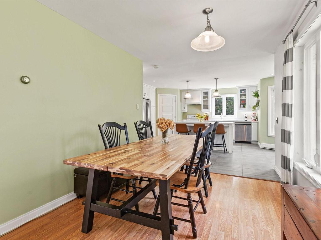 












252 Hillside Drive

,
Boutiliers Point,




NS
B3Z 1W8

