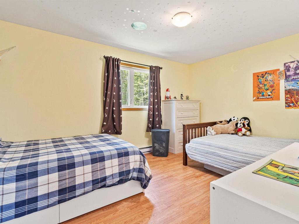 












252 Hillside Drive

,
Boutiliers Point,




NS
B3Z 1W8

