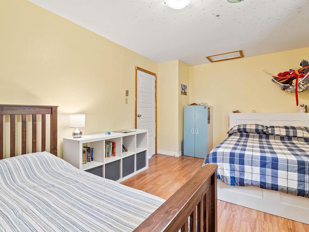 












252 Hillside Drive

,
Boutiliers Point,




NS
B3Z 1W8

