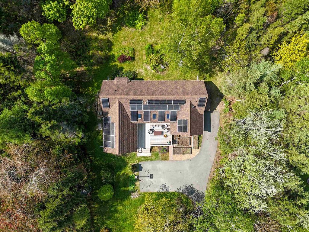 












252 Hillside Drive

,
Boutiliers Point,




NS
B3Z 1W8

