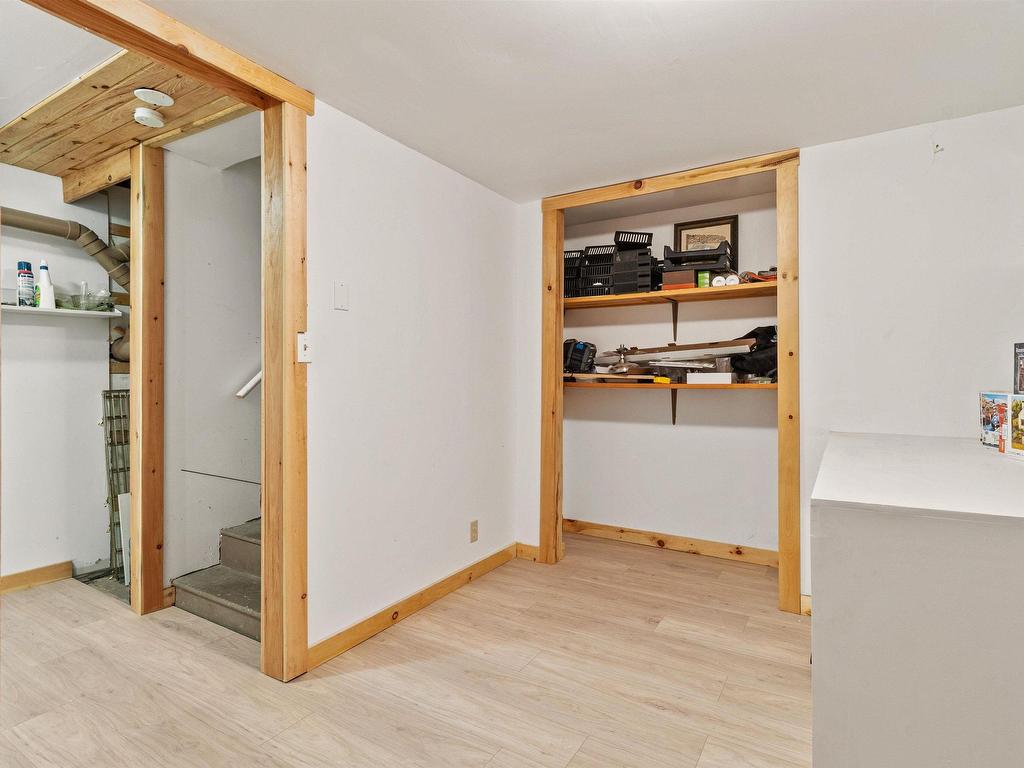 












252 Hillside Drive

,
Boutiliers Point,




NS
B3Z 1W8

