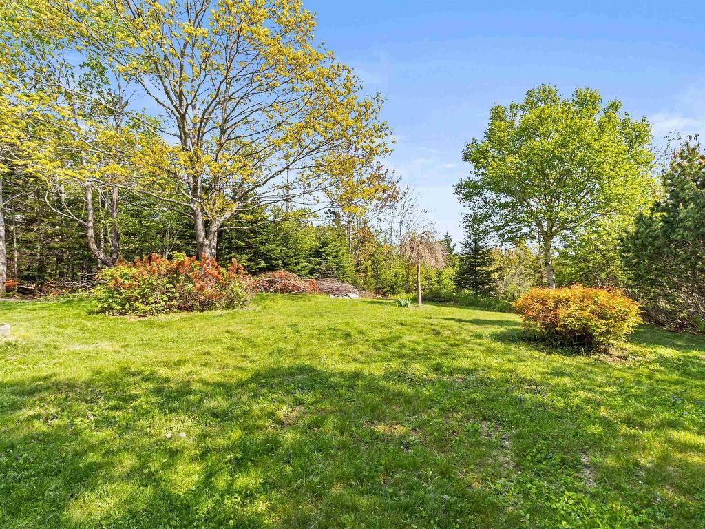 












252 Hillside Drive

,
Boutiliers Point,




NS
B3Z 1W8

