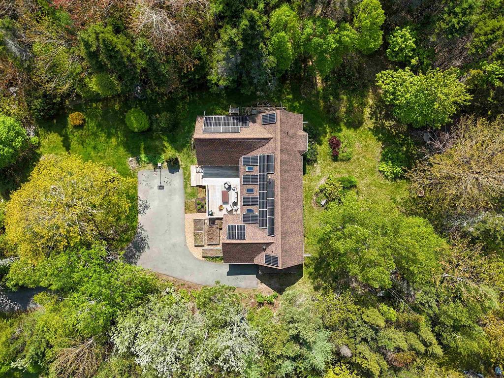 












252 Hillside Drive

,
Boutiliers Point,




NS
B3Z 1W8

