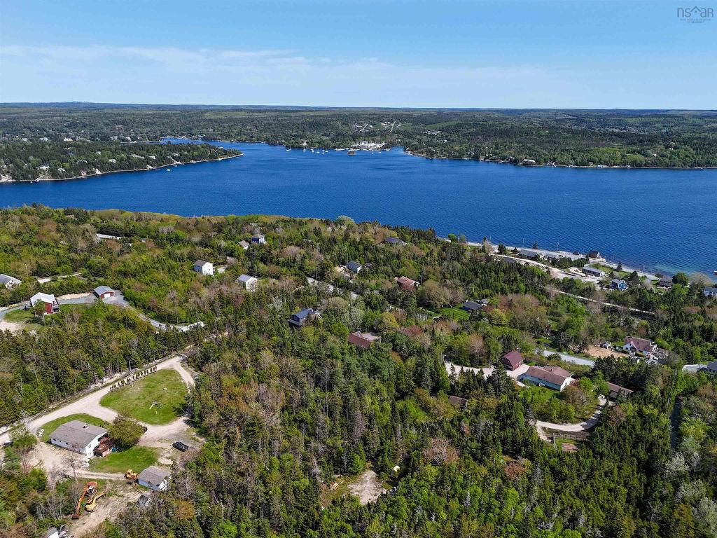 












252 Hillside Drive

,
Boutiliers Point,




NS
B3Z 1W8

