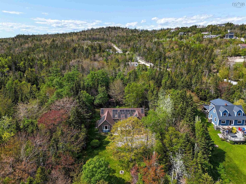 












252 Hillside Drive

,
Boutiliers Point,




NS
B3Z 1W8

