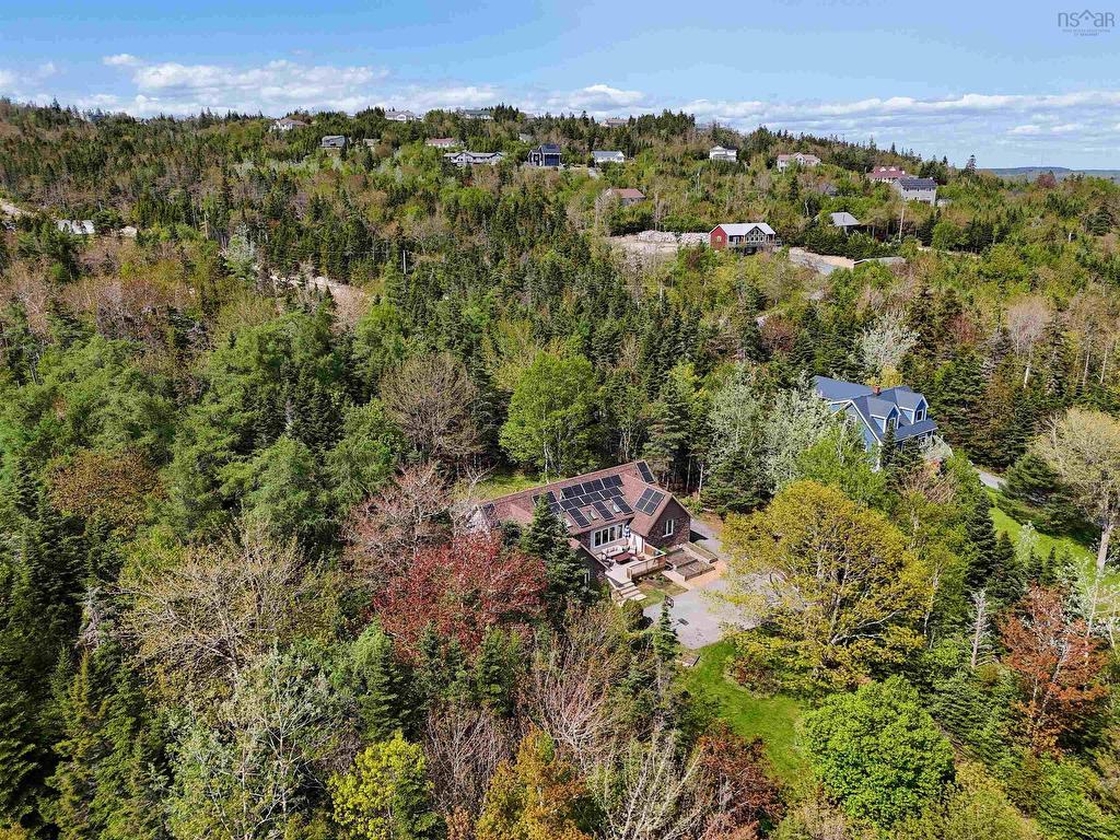 












252 Hillside Drive

,
Boutiliers Point,




NS
B3Z 1W8

