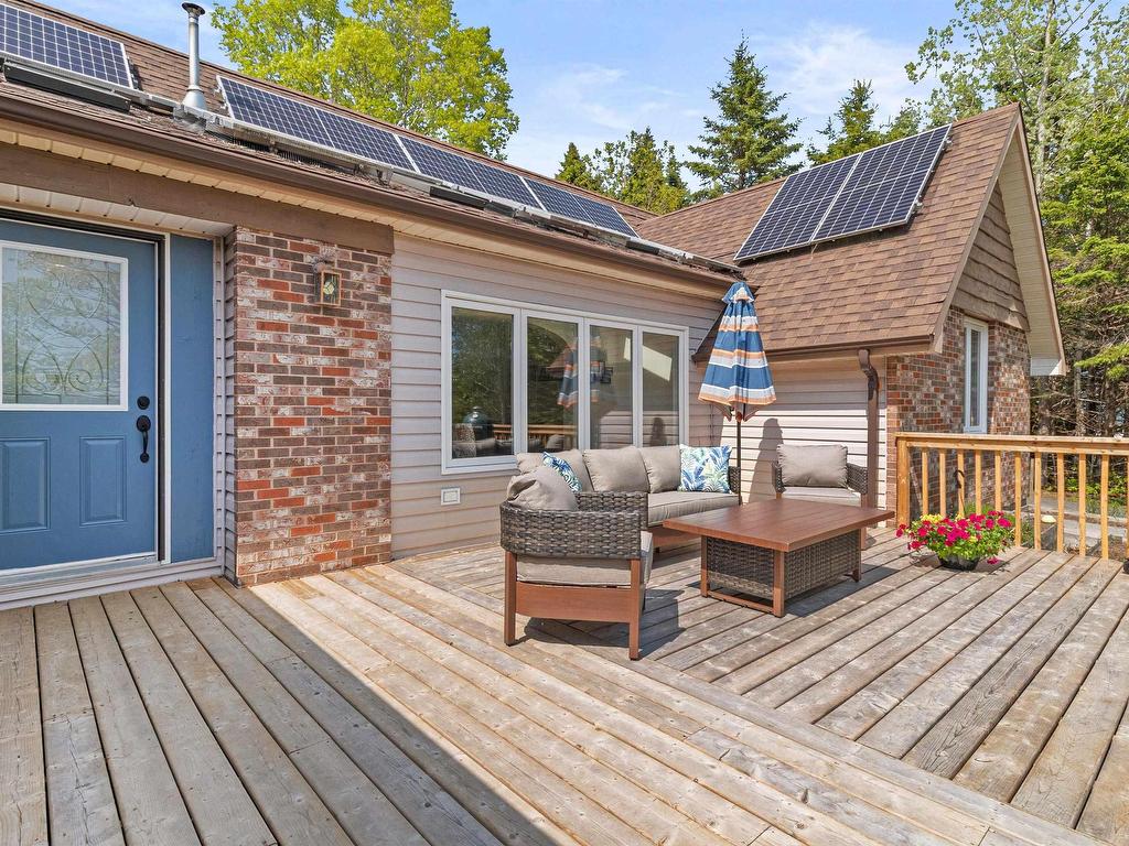 












252 Hillside Drive

,
Boutiliers Point,




NS
B3Z 1W8

