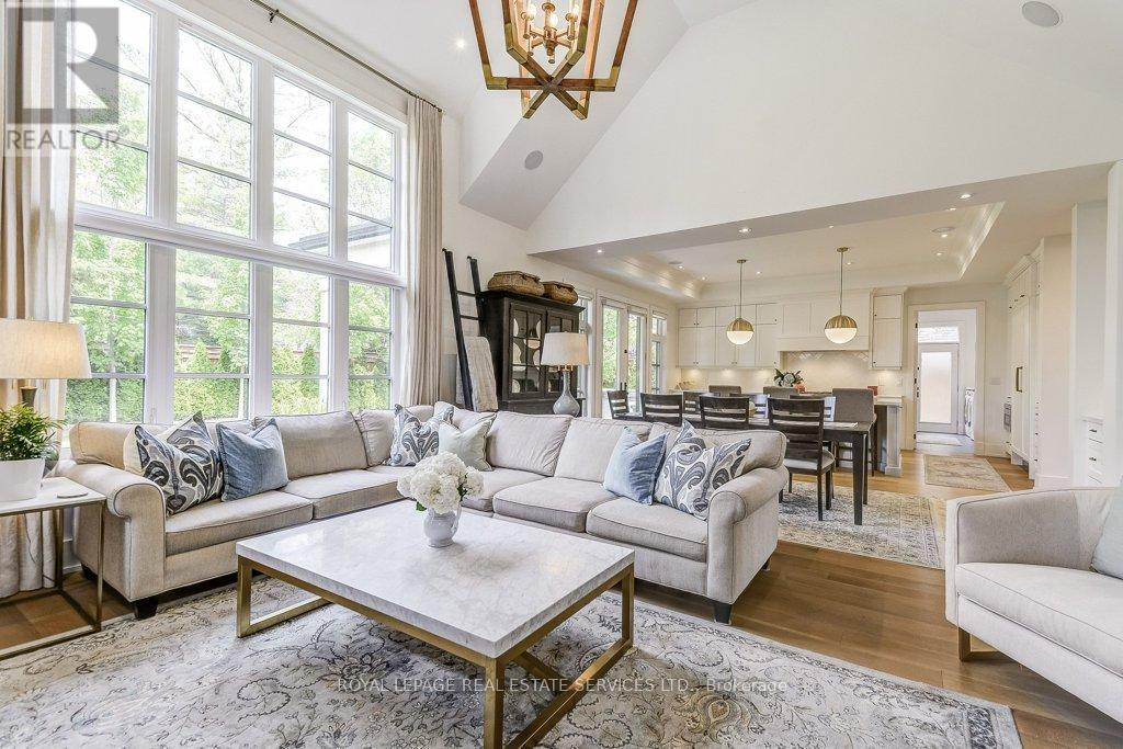 












433 JEANETTE DRIVE

,
Oakville,




Ontario
L6K1M6

