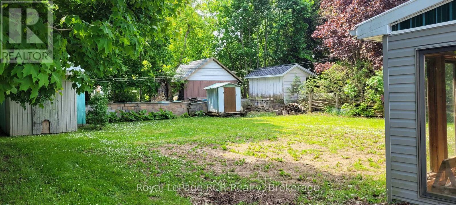 












29 ELLEN STREET

,
Grey Highlands,




Ontario
N0C1E0

