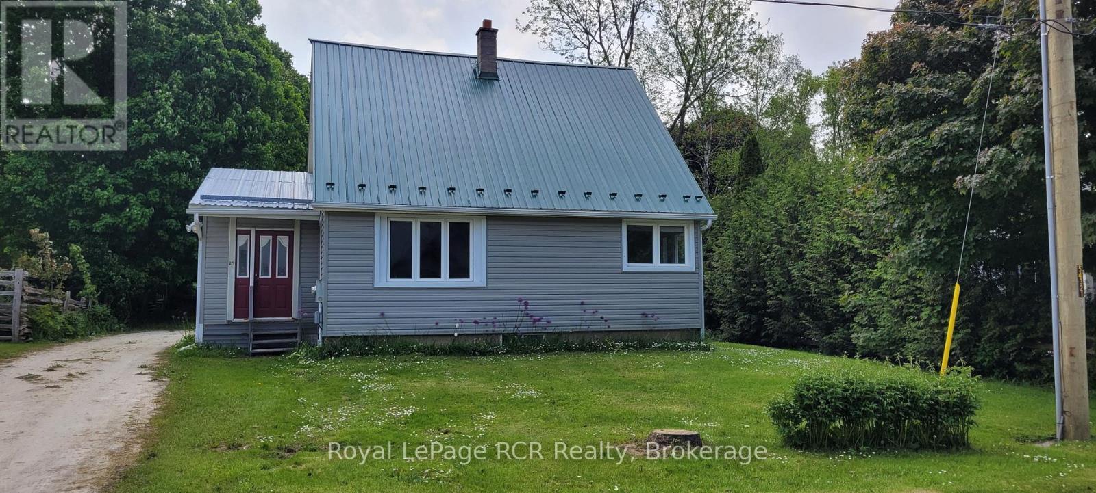 












29 ELLEN STREET

,
Grey Highlands,




Ontario
N0C1E0

