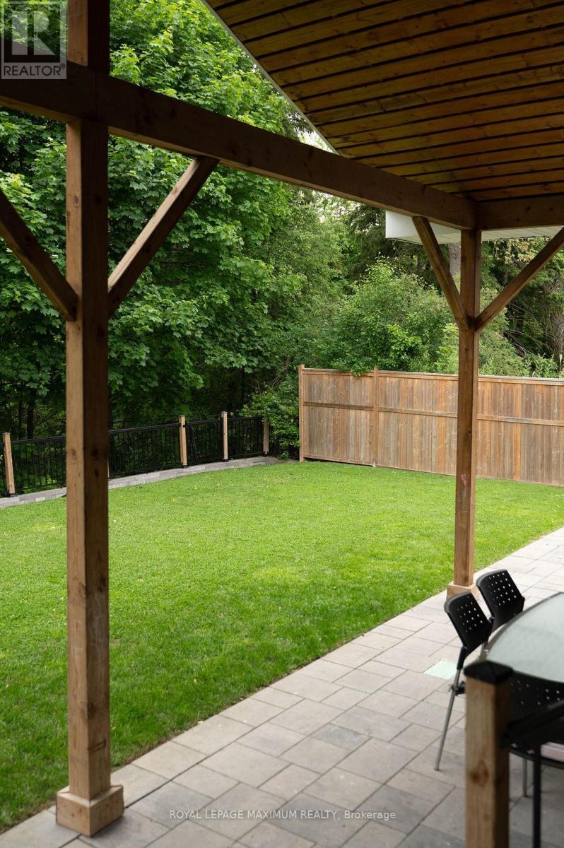 












76 LANGHOLM DRIVE

,
Toronto,




Ontario
M3M2R8

