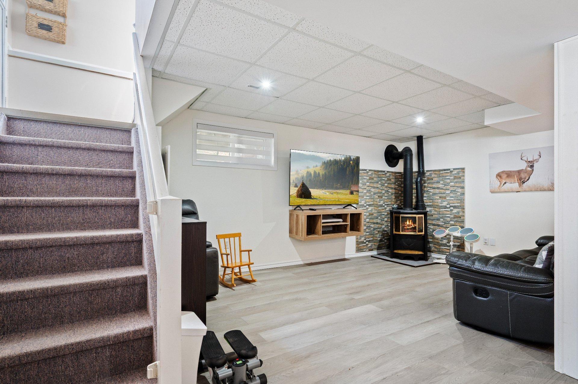 









14385


Av. Guertin

,
Saint-Hyacinthe,




QC
J2R1M3

