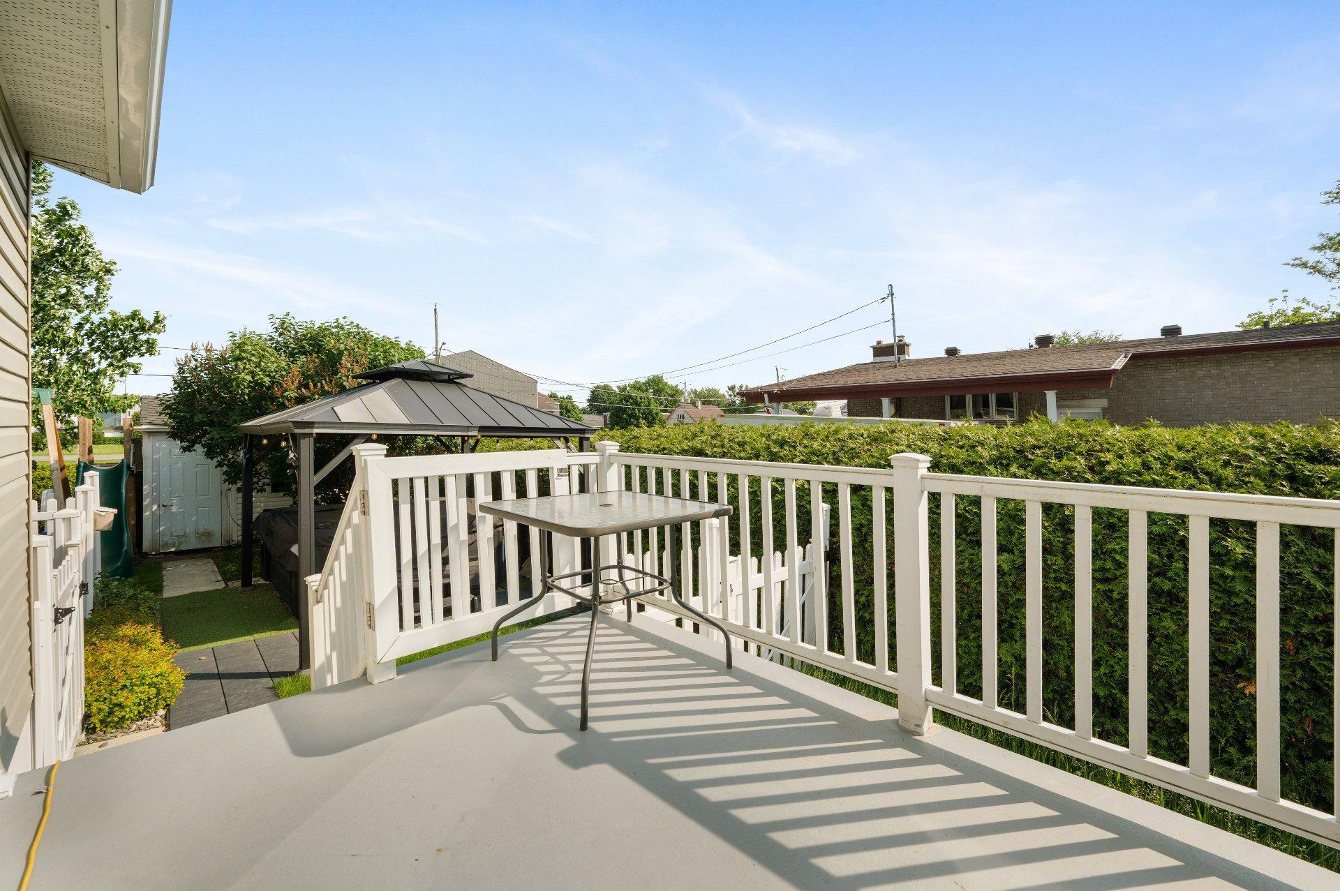 









14385


Av. Guertin

,
Saint-Hyacinthe,




QC
J2R1M3

