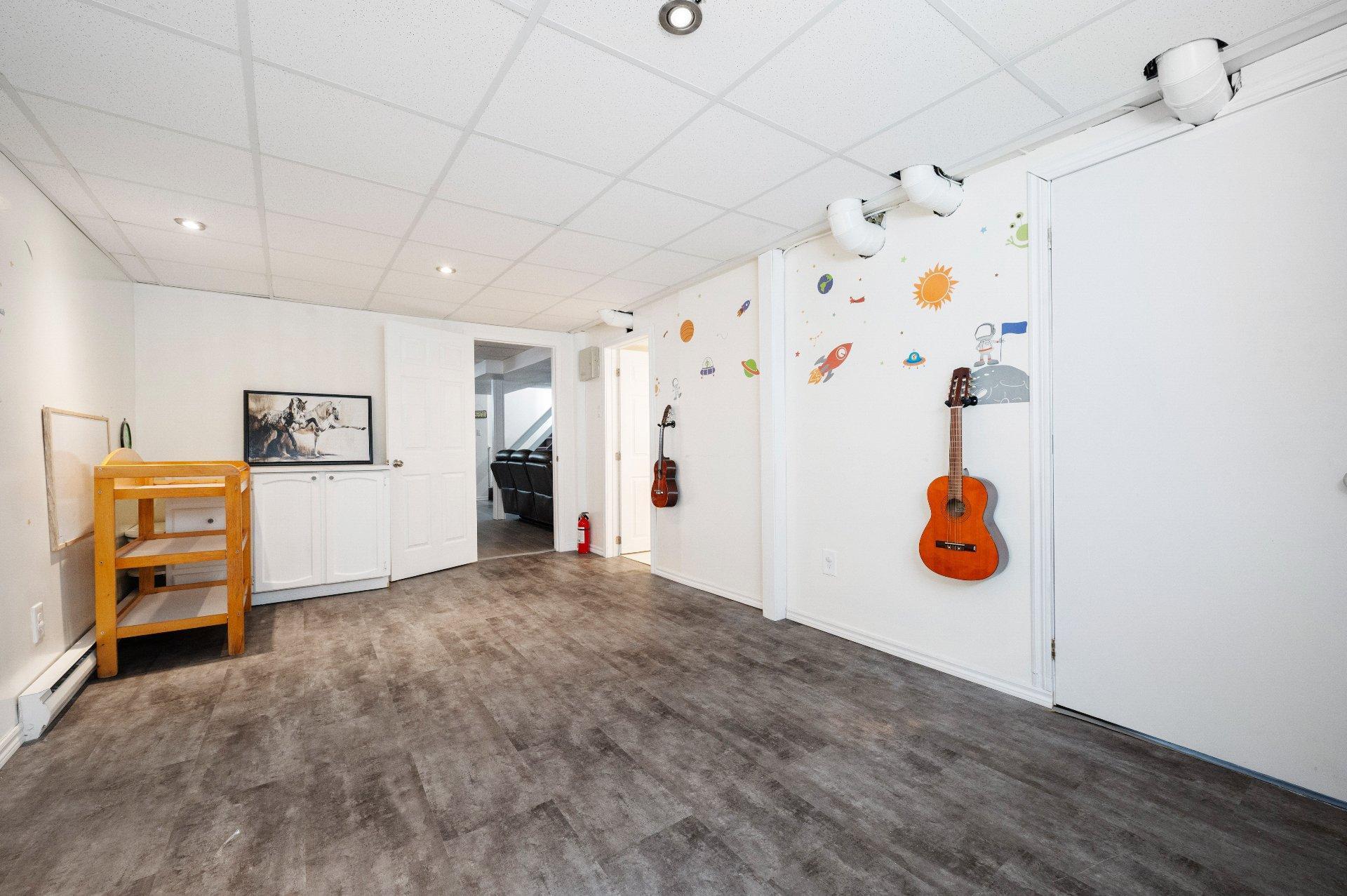 









14385


Av. Guertin

,
Saint-Hyacinthe,




QC
J2R1M3

