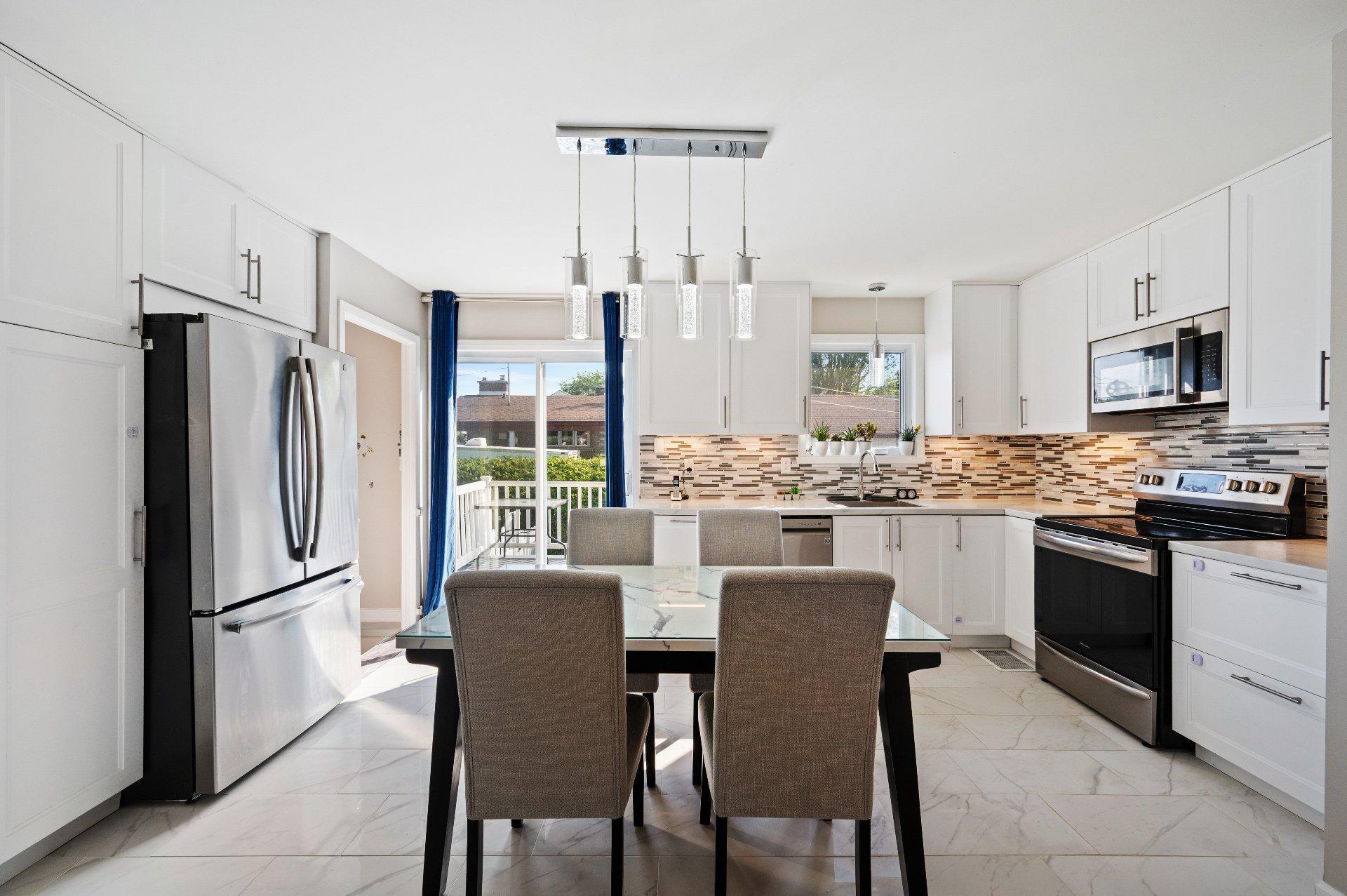 









14385


Av. Guertin

,
Saint-Hyacinthe,




QC
J2R1M3

