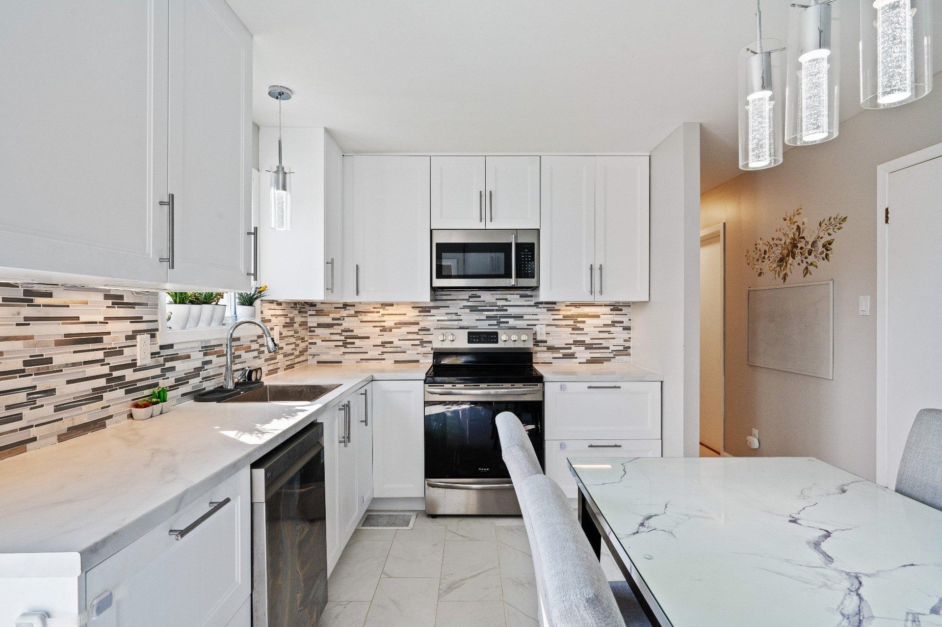 









14385


Av. Guertin

,
Saint-Hyacinthe,




QC
J2R1M3

