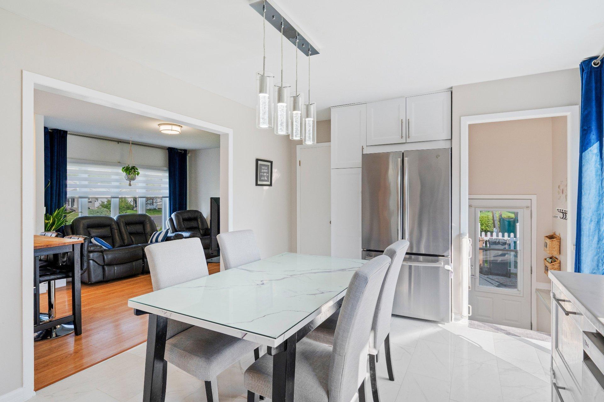 









14385


Av. Guertin

,
Saint-Hyacinthe,




QC
J2R1M3

