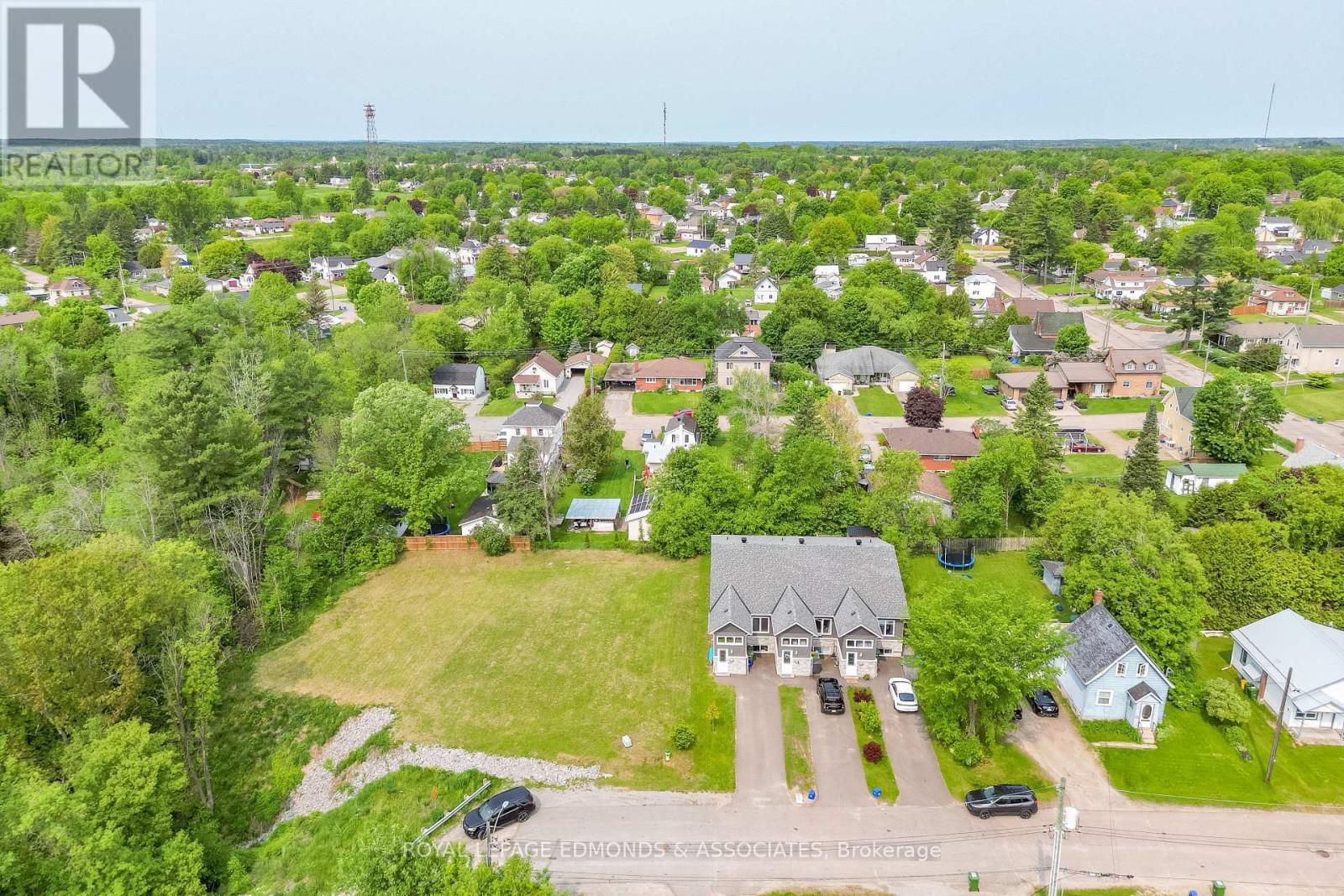 












464 DOMINION STREET

,
Pembroke,




Ontario
K8A4W8

