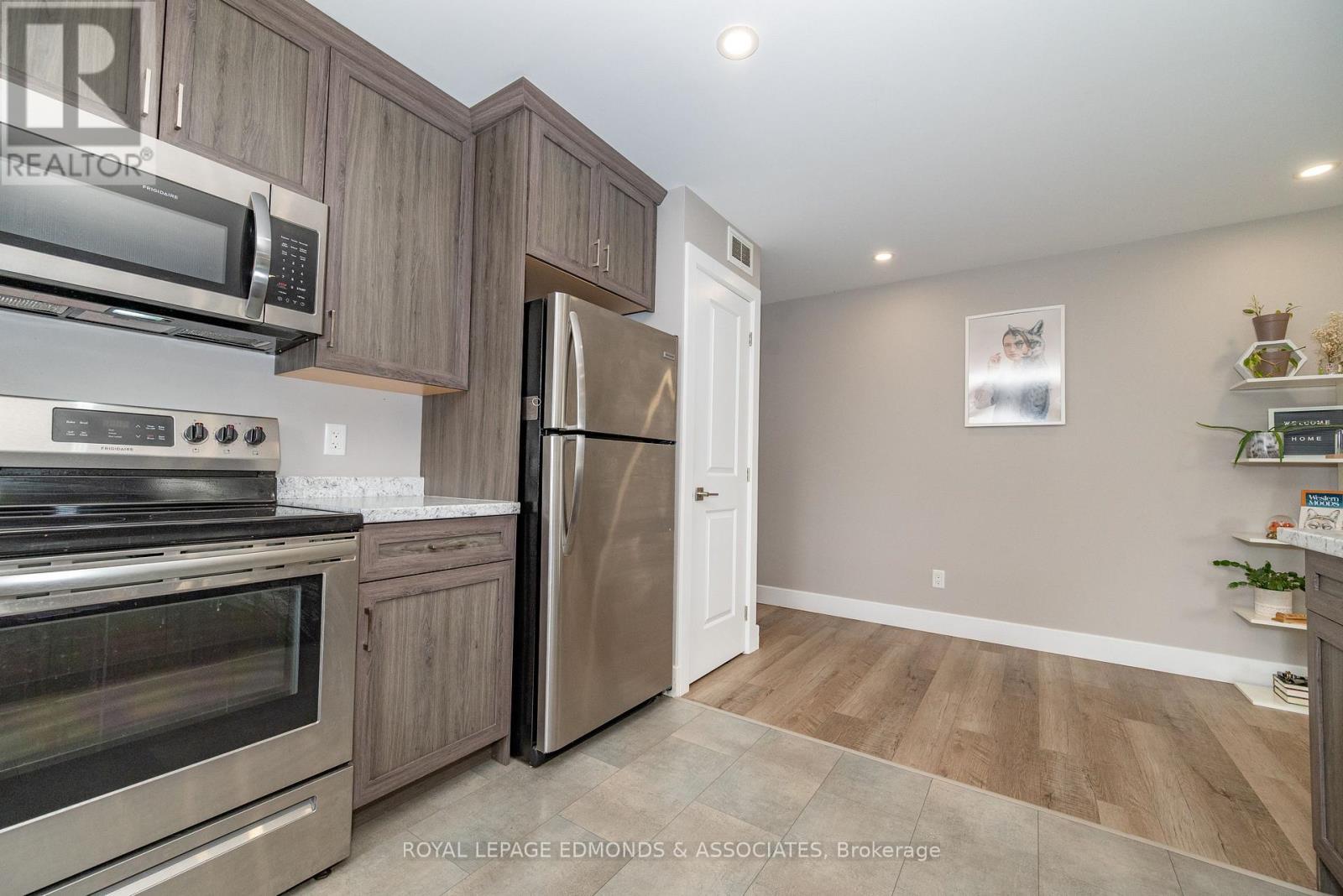 












464 DOMINION STREET

,
Pembroke,




Ontario
K8A4W8

