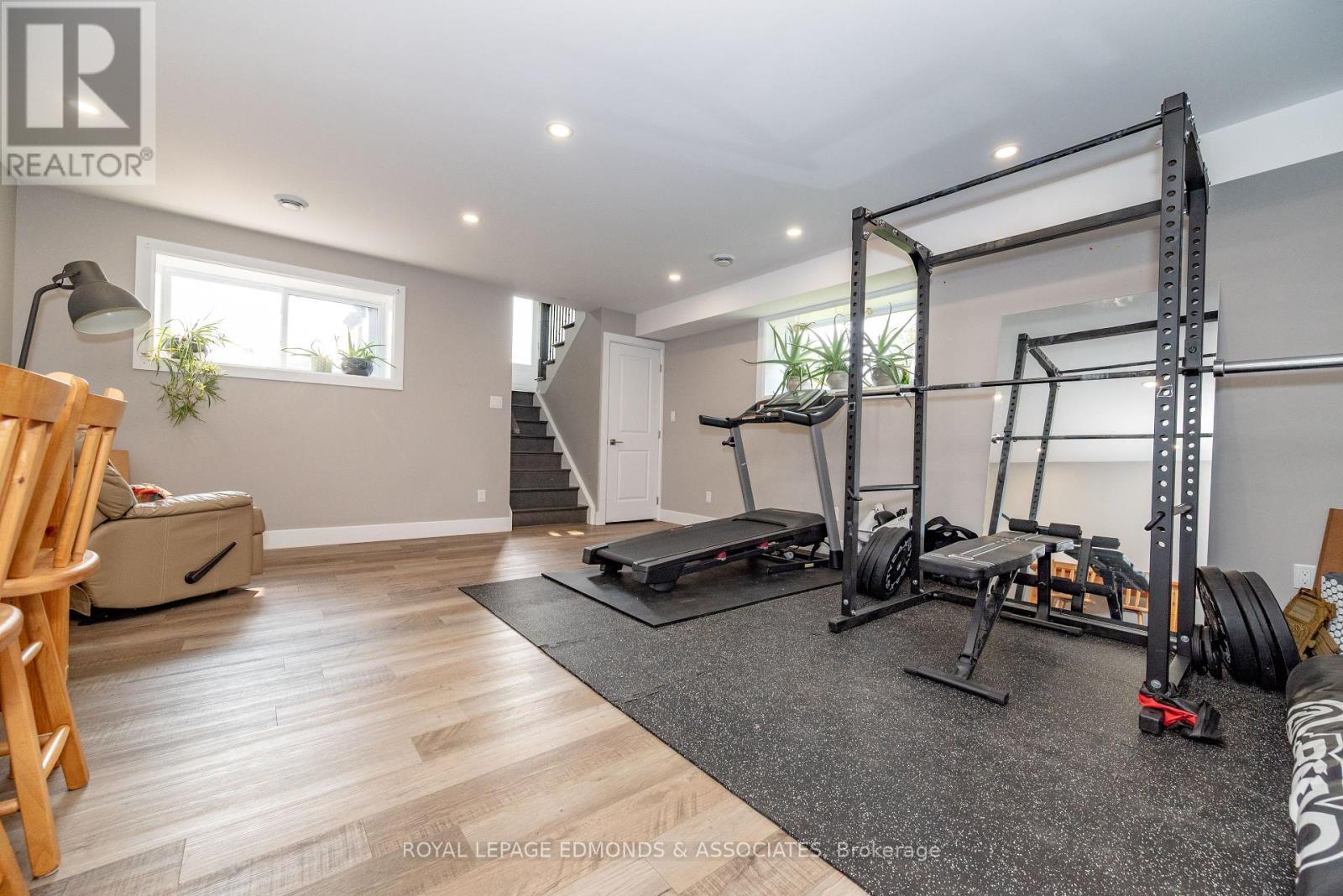 












464 DOMINION STREET

,
Pembroke,




Ontario
K8A4W8

