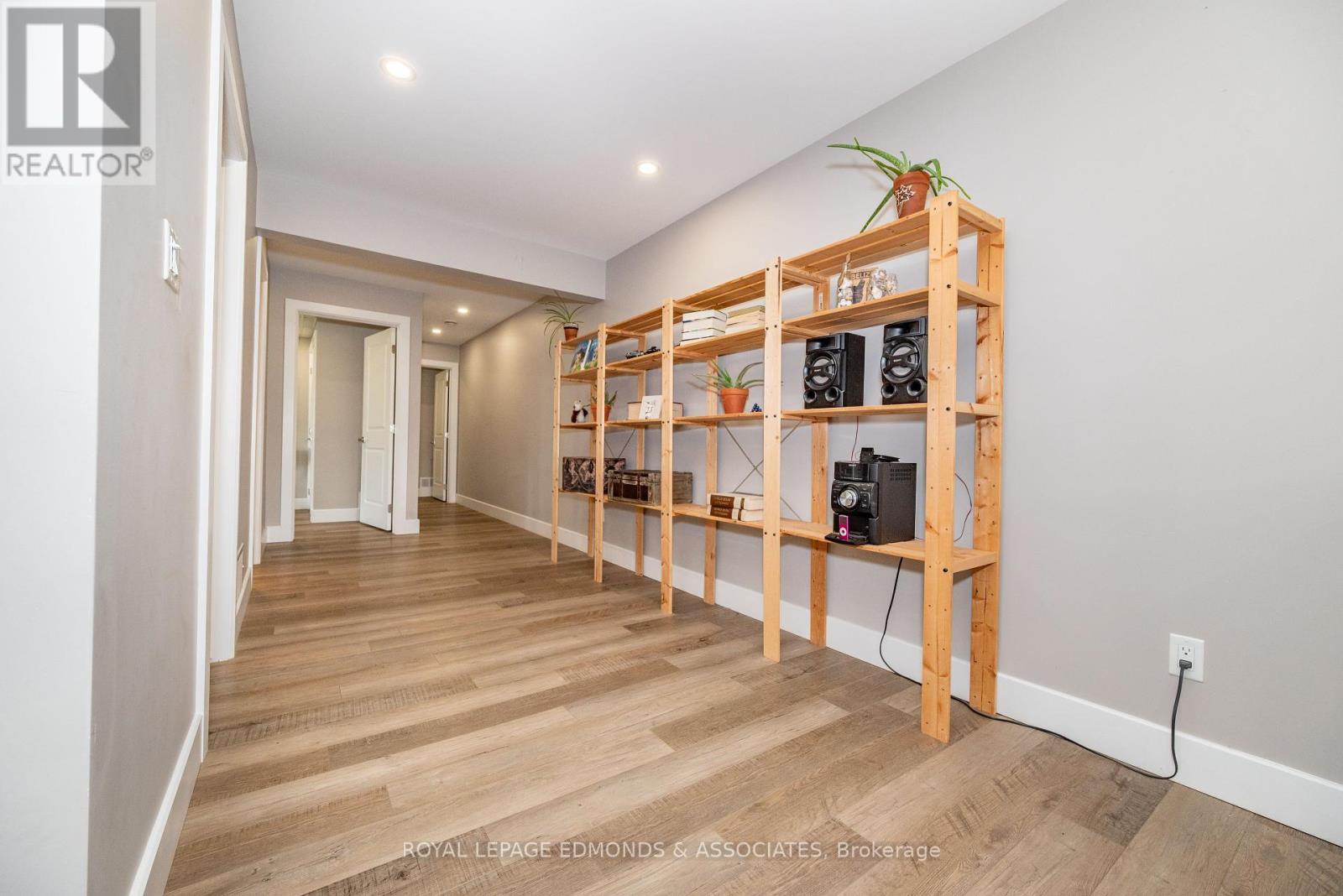 












464 DOMINION STREET

,
Pembroke,




Ontario
K8A4W8

