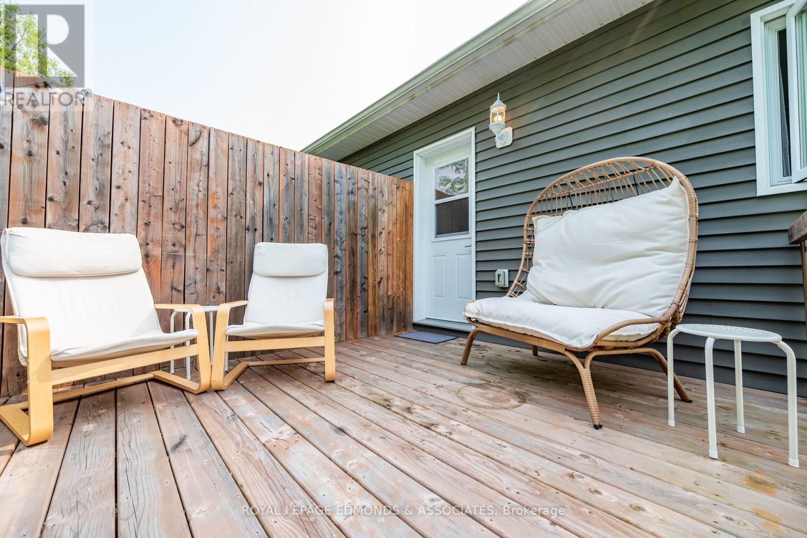 












464 DOMINION STREET

,
Pembroke,




Ontario
K8A4W8

