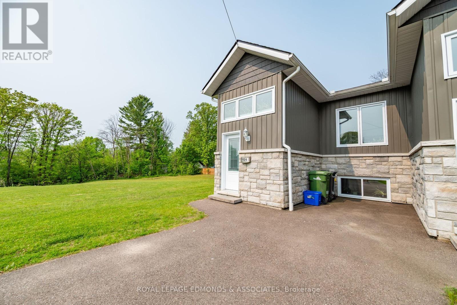 












464 DOMINION STREET

,
Pembroke,




Ontario
K8A4W8

