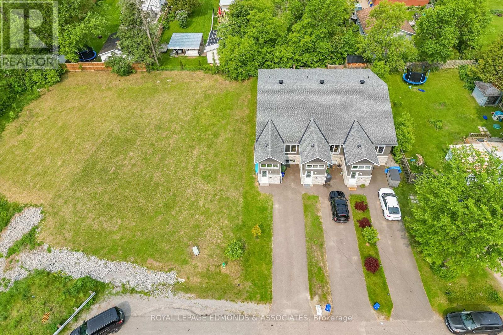 












464 DOMINION STREET

,
Pembroke,




Ontario
K8A4W8

