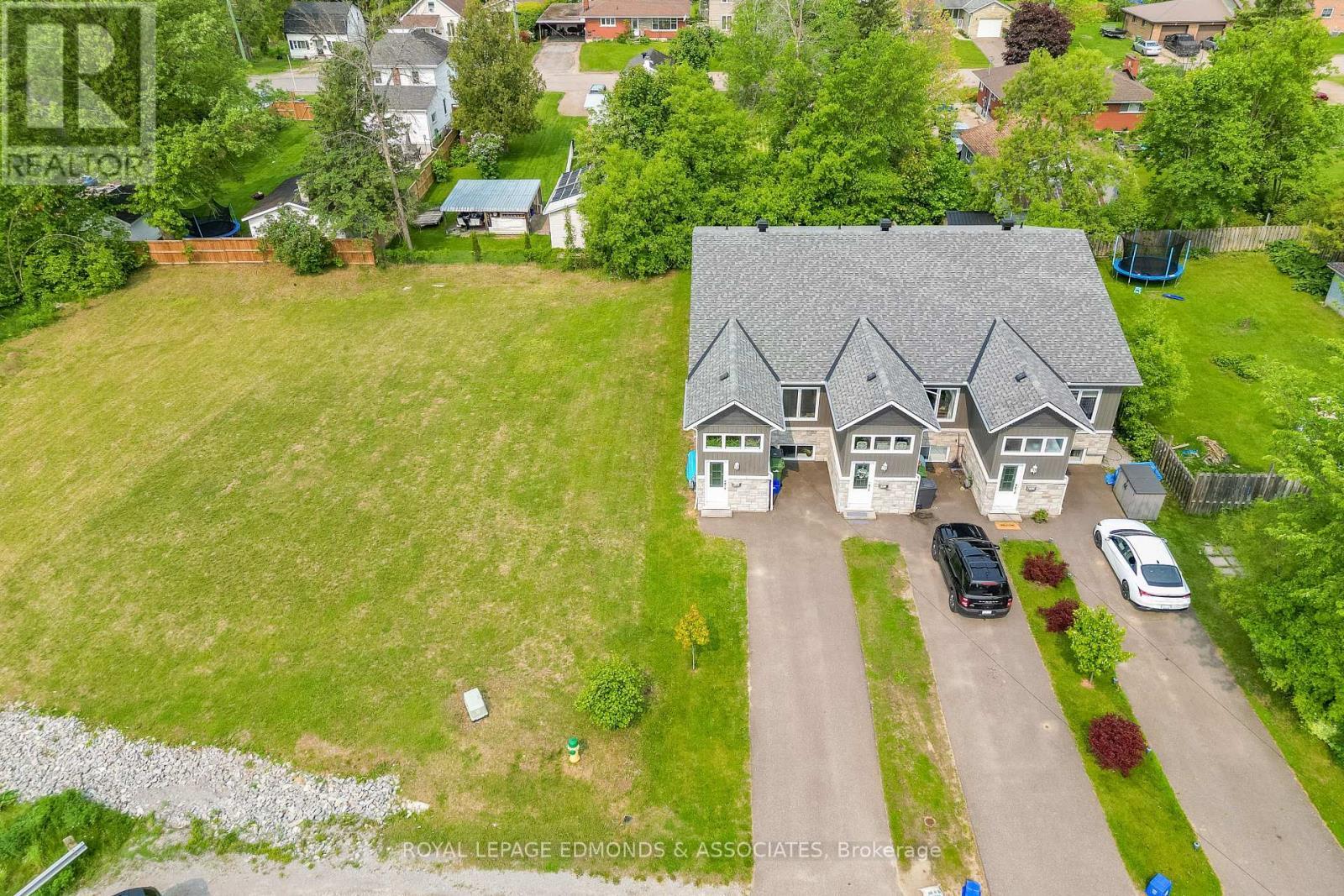 












464 DOMINION STREET

,
Pembroke,




Ontario
K8A4W8

