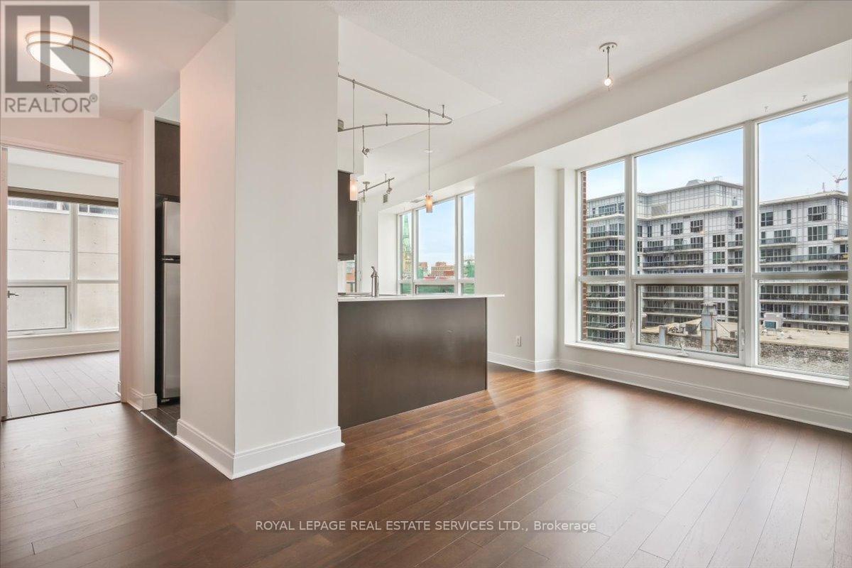 












807 - 38 THE ESPLANADE

,
Toronto,




Ontario
M5E1A5


