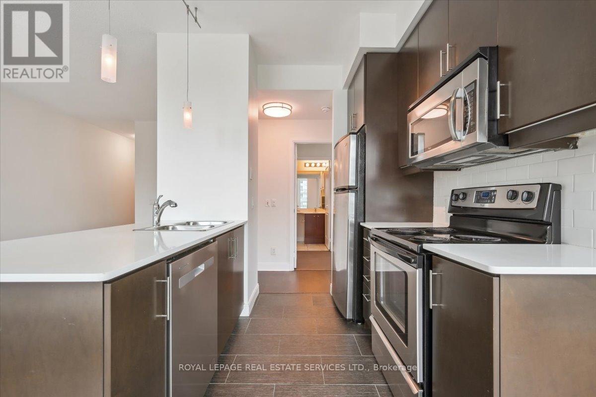 












807 - 38 THE ESPLANADE

,
Toronto,




Ontario
M5E1A5

