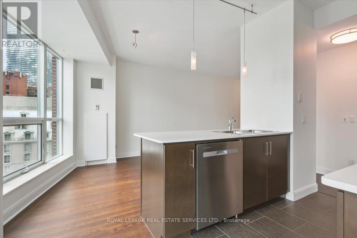












807 - 38 THE ESPLANADE

,
Toronto,




Ontario
M5E1A5

