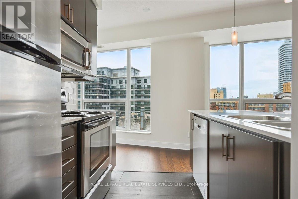 












807 - 38 THE ESPLANADE

,
Toronto,




Ontario
M5E1A5

