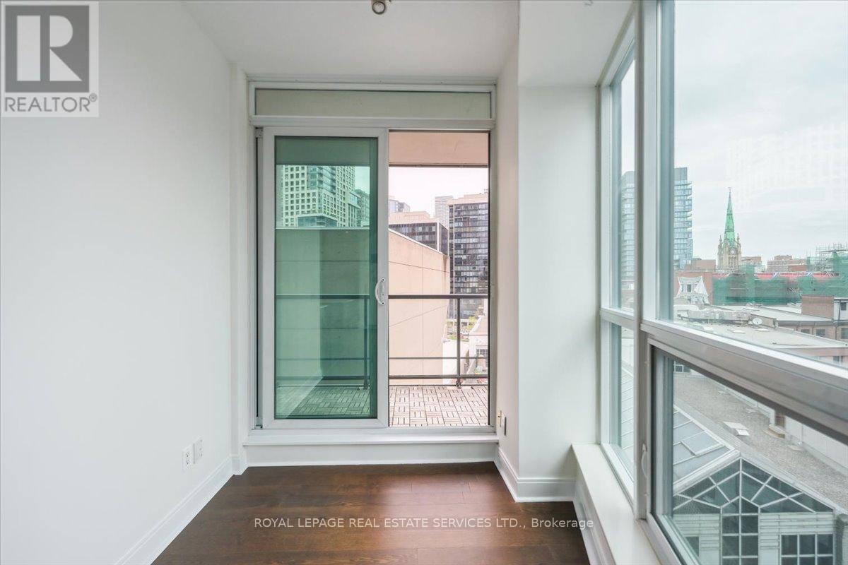 












807 - 38 THE ESPLANADE

,
Toronto,




Ontario
M5E1A5

