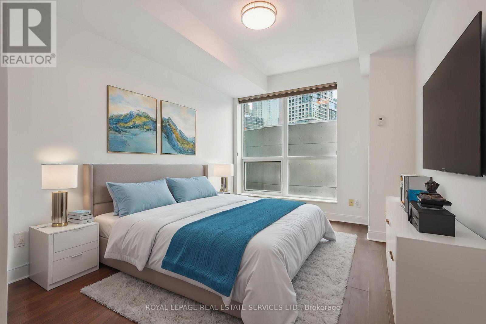 












807 - 38 THE ESPLANADE

,
Toronto,




Ontario
M5E1A5

