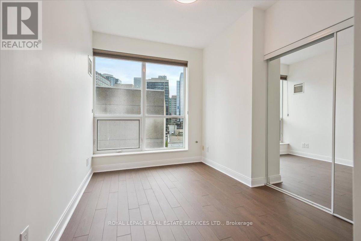 












807 - 38 THE ESPLANADE

,
Toronto,




Ontario
M5E1A5


