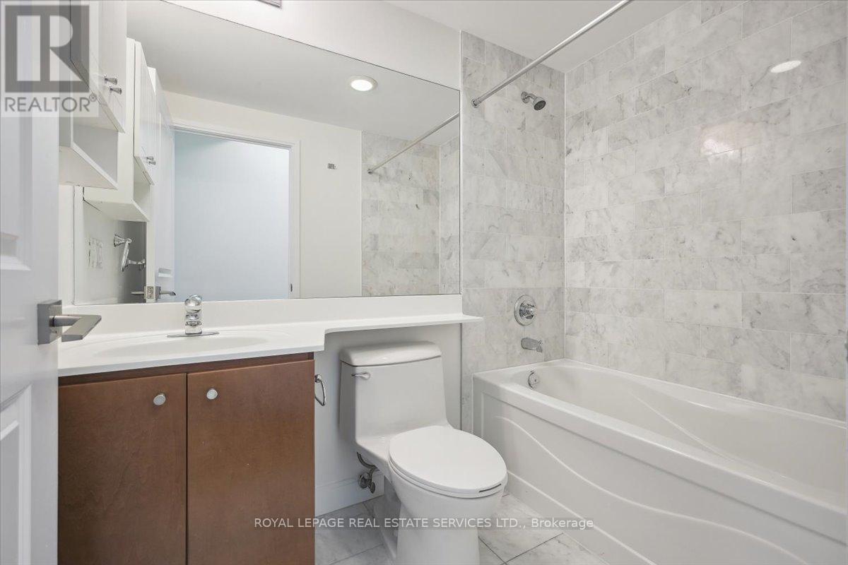 












807 - 38 THE ESPLANADE

,
Toronto,




Ontario
M5E1A5

