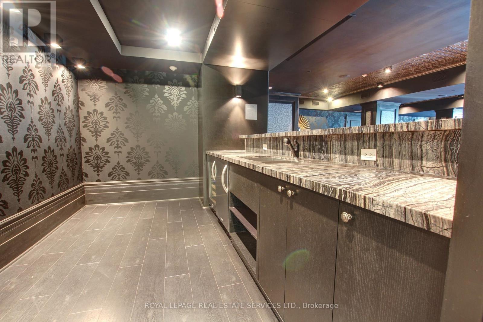 












807 - 38 THE ESPLANADE

,
Toronto,




Ontario
M5E1A5

