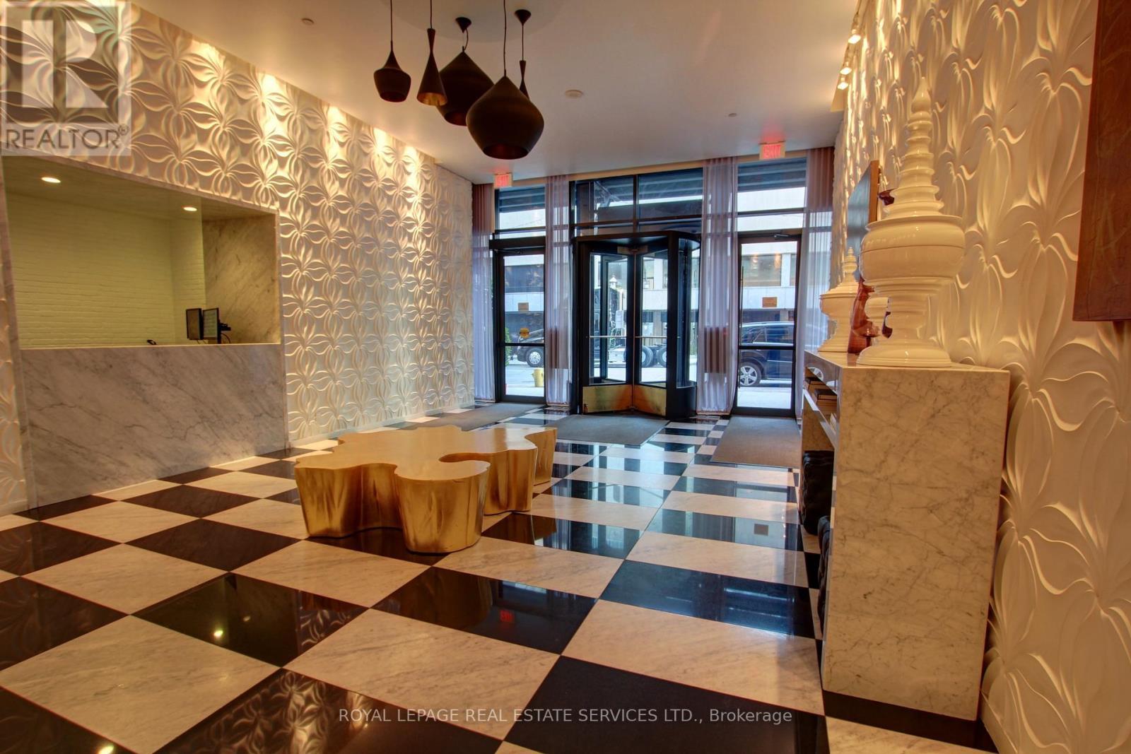 












807 - 38 THE ESPLANADE

,
Toronto,




Ontario
M5E1A5

