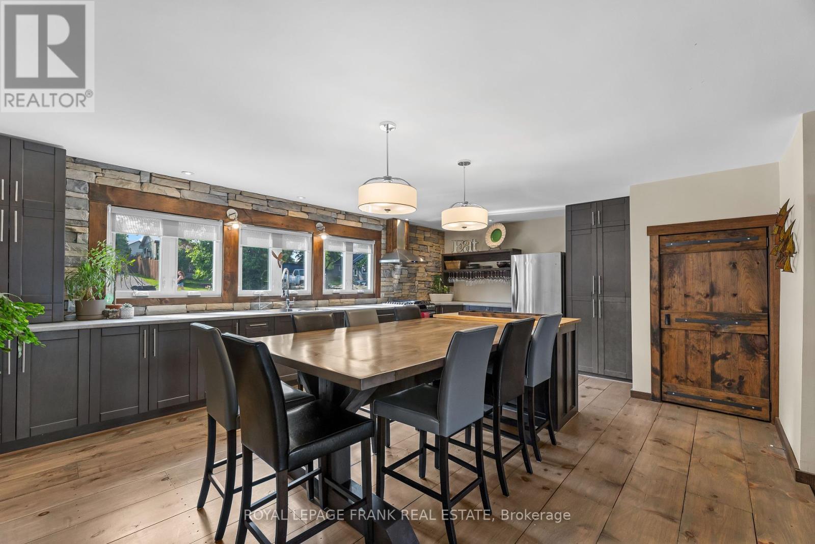 












264 WILLIAMS POINT ROAD

,
Scugog,




Ontario
L0B1E0

