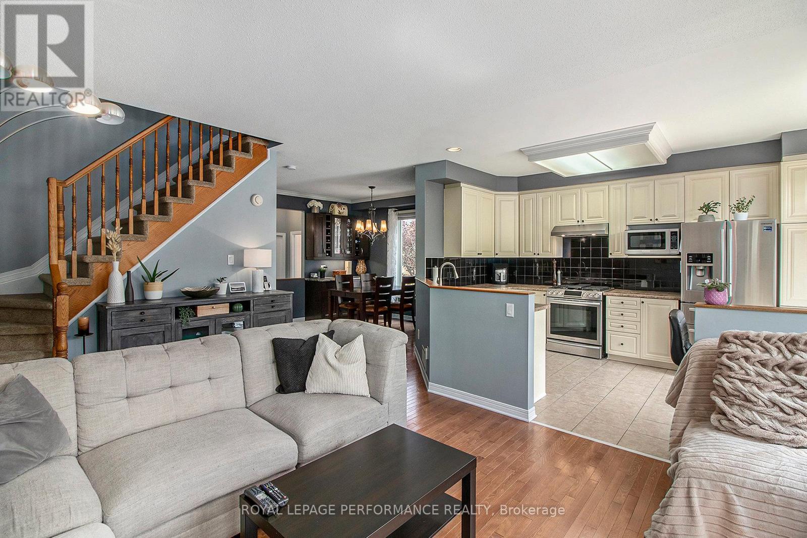 












1877 SPRINGRIDGE DRIVE

,
Ottawa,




Ontario
K4A4P9

