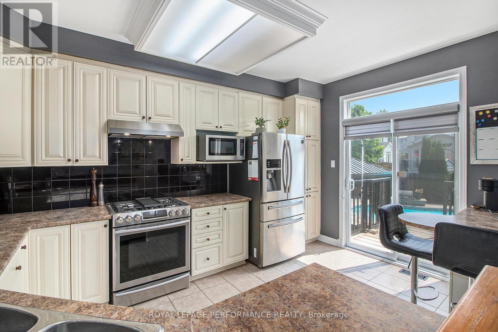 












1877 SPRINGRIDGE DRIVE

,
Ottawa,




Ontario
K4A4P9

