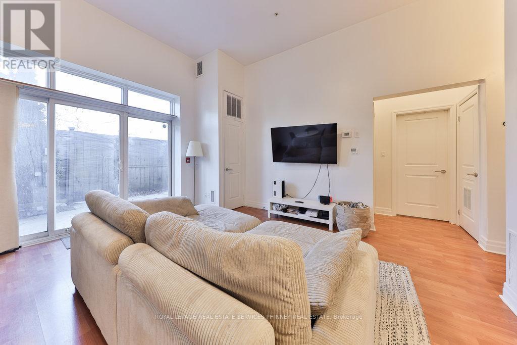 












105 - 459 KERR STREET

,
Oakville,




Ontario
L6K3C2

