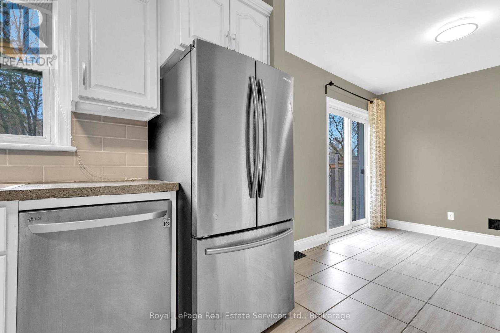 












1 - 65 CUMMING COURT

,
Hamilton (Ancaster),




Ontario
L9G1V4

